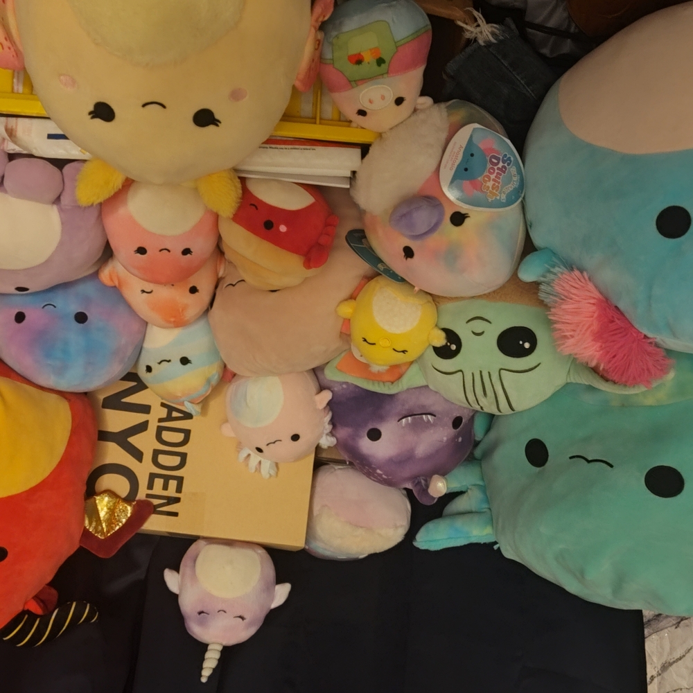 Colorful Plush Toy Collection - Picture 3 of 3